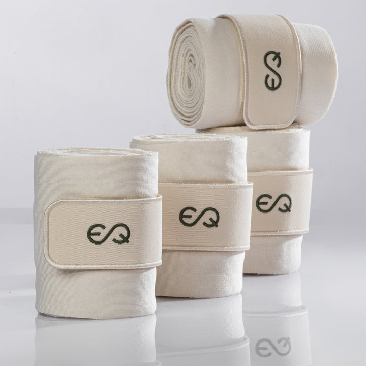 Die nachhaltigen Bandagen von equimus bestehen zu 85% aus Bio-Baumwolle und zu 15% aus recyceltem Polyester. Sie sind atmungsaktiv und strapazierfähig.